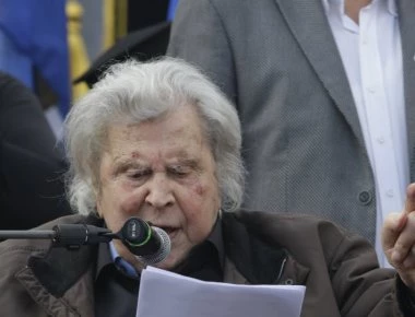 Εξιτήριο θα πάρει σήμερα ο Μίκυς Θεοδωράκης